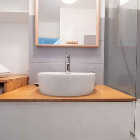 Cosy T2 De 50 M² Centre-ville Avec Garage & Balcon Daire *