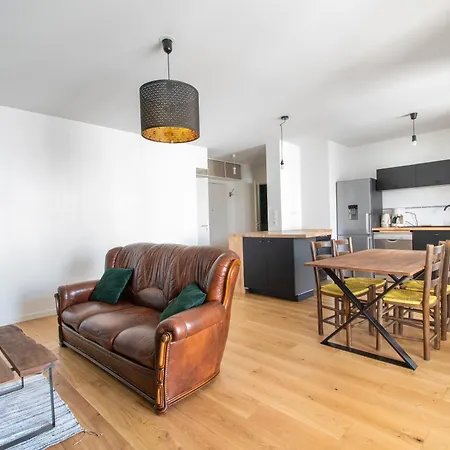 Cosy T2 De 50 M² Centre-ville Avec Garage & Balcon * נאנט